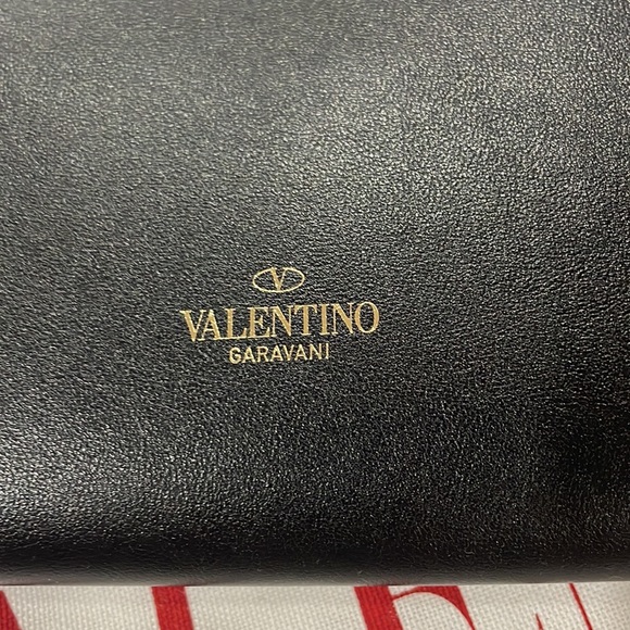 VALENTINO GARAVANI Black Large Rockstud Pouch - Picture 5 of 7